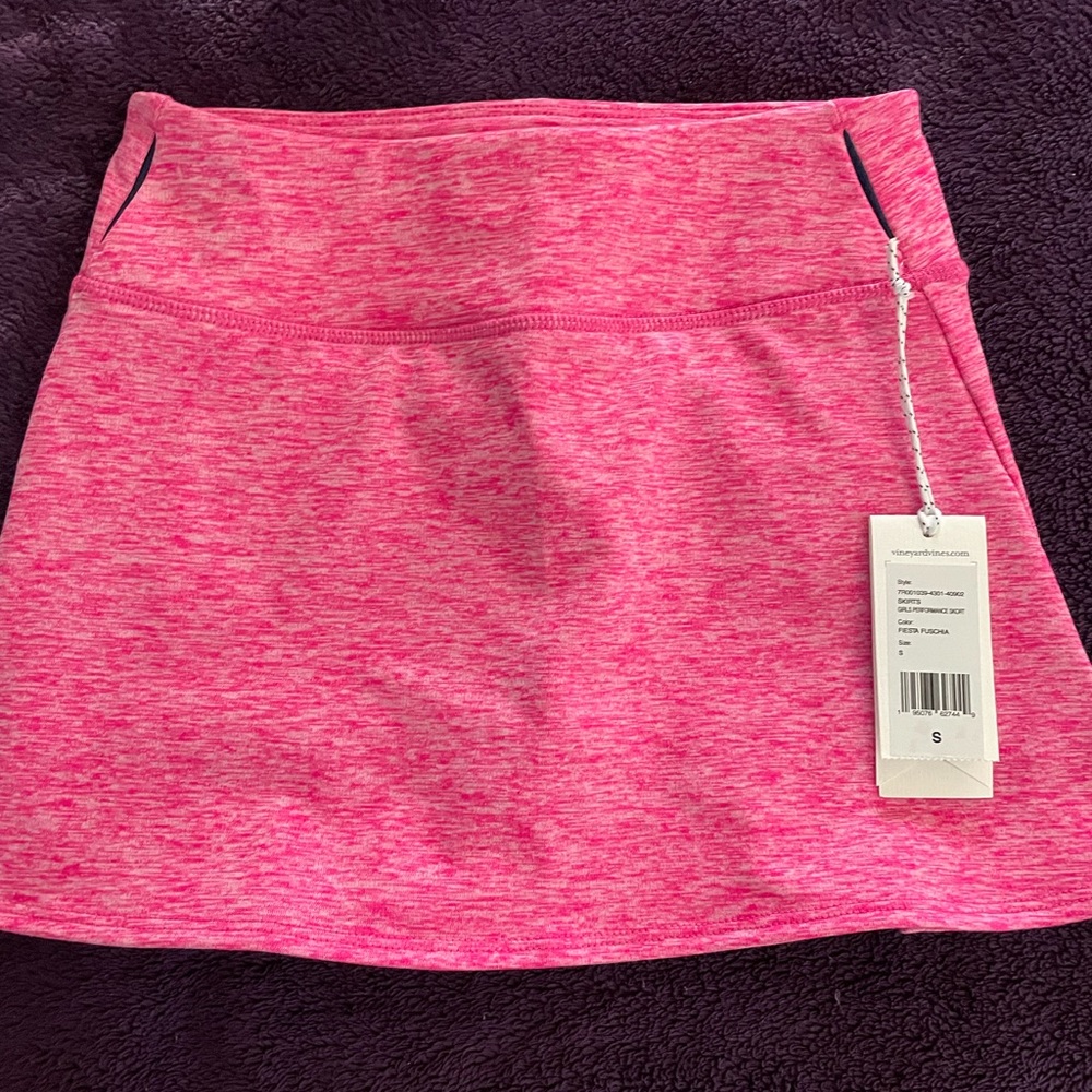 NWT Vineyard Vines girls performance skort.